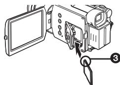 PANASONIC PV-GS400 - Inserting a Card - 2