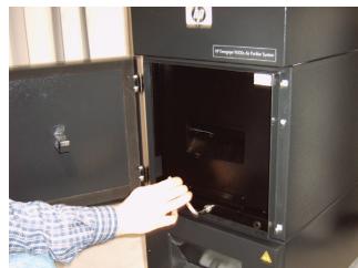 HP DESIGNJET 9000S - Ausbau der alten Filter - 2