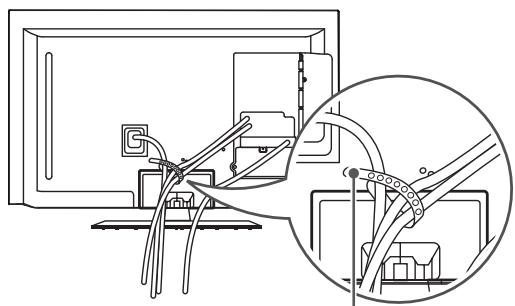 LG 42LM670S - Tidying cables - 1