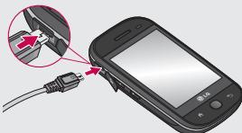 LG GW620 - Chargement de la batterie du téléphone - 2