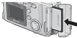 NIKON COOLPIX 2000 - Refermer le volet du logement pour carte - 1