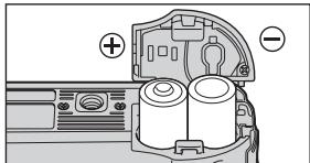 NIKON COOLPIX 5600 - Insertion des accumulateurs ou des piles - 2