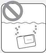 NIKON COOLPIX S2 - Ne plongez pas l'appareil photo dans l'eau pour le nettoyer. - 1