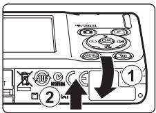 NIKON COOLPIX S220 - Insertion de l'accumulateur - 4