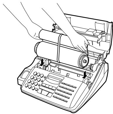 SHARP FO-1460 - Si vous remplacez le ruban thermique, ôtez l'ancien ruban du compartiment d'impression et enlevez les trois (3) pignons verts et la collerette de l'extrémité des bobines. - 3