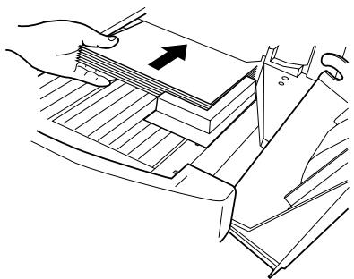SHARP FO-4500 - Chargement du plateau de chargement du papier - 2