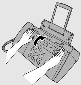 SHARP UX-B30 - Poussez le levier vert vers le haut et en arrière. Assurez-vous que la petite poignée du levier s'enclenche dans les trous sur le côté du compartiment. - 2