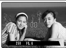 FUJIFILM FINEPIX S602 - Utilisation du verrouillage AF/AE - 4