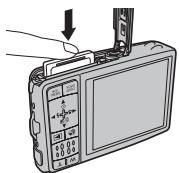 FUJIFILM FINEPIX Z70 - Retrait des cartes mémoire - 1