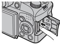 FUJIFILM X-S1, XS1 - Retrait des cartes mémoire - 1