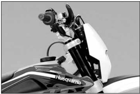 HUSQVARNA CR 125 - FLEXIÓN PERNO RUEDA - 13