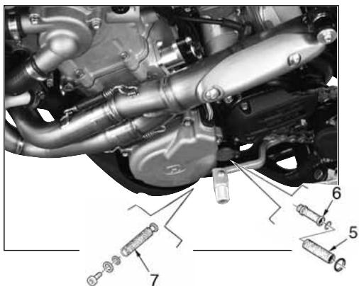 HUSQVARNA SMR 530 R - ATENCIÓN \*: Tener cuidado a no tocar l'aceite motor caliente. - 2