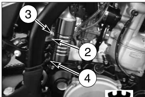 HUSQVARNA SMR 530 R - ADJUSTING THE SHOCK ABSORBER SPRING PRELOAD - 2