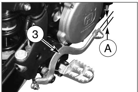 HUSQVARNA SMR 530 R - AJUSTE POSICION PEDAL DEL FRENO TRASERO - 1
