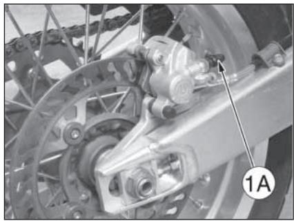 HUSQVARNA TC 250 - To replace the fluid, proceed as follows: - 1