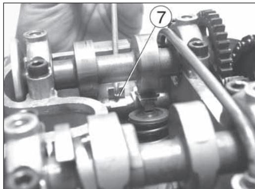 HUSQVARNA TC 250 - REGLAGE DU JEU DES SOUPAPES - 3