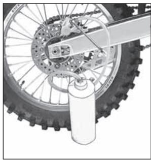 HUSQVARNA TC 250 - To replace the fluid, proceed as follows: - 3
