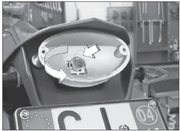 HUSQVARNA TC 250 - REMPLACEMENT DES AMPOULES DU PHARE ARRIÈRE (TE- SMR) - 2