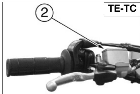 HUSQVARNA TXC 250 - Per effettuare la sostituzione, procedere nel modo seguente: - 1
