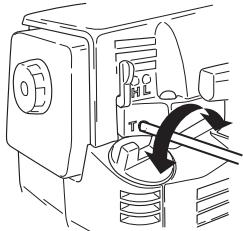 HUSQVARNA 235 R - Einstellung der Leerlaufdrehzahl - 1