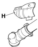 HUSQVARNA 235 R - Monteren van bladbeschemkap en zaagblad - 2