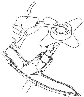 HUSQVARNA 235 R - Montage von Klingenschutz, Grasklinge und Grasmesser - 3