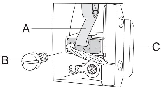 HUSQVARNA DM 340 - Remplacement des balais de charbon - 3