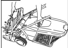 HUSQVARNA ROYAL 49 S - De grasopvangbak plaatsen - 1
