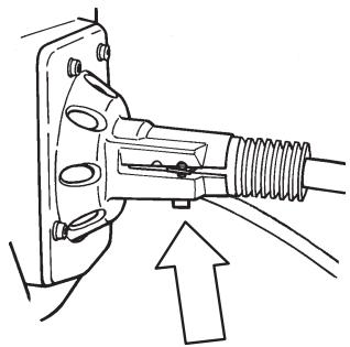 HUSQVARNA 240RBD - Nettoyage du filtre à air - 3
