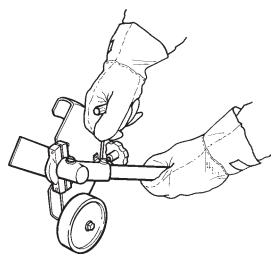 HUSQVARNA ACCESSOIRE TRANCHE-BORDURE - Consignes de sécurité après le travail - 3