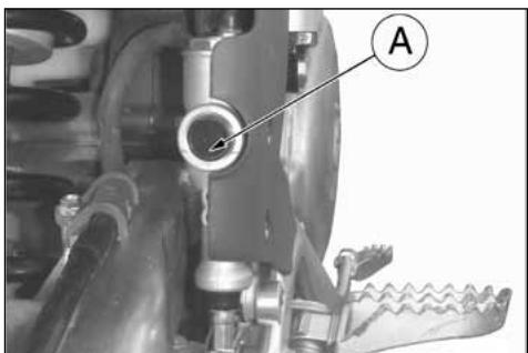 HUSQVARNA HVA TE TC SMR 310 2010 - STEUERHEBELEINSTELLUNG UND ÖLSTAND DER HYDRAULISCHEN KUPPLUNG PRÜFEN - 1