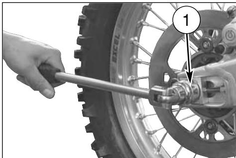 HUSQVARNA HVA TE TC SMR 310 2010 - Fast adjustment (Fig. B). - 4