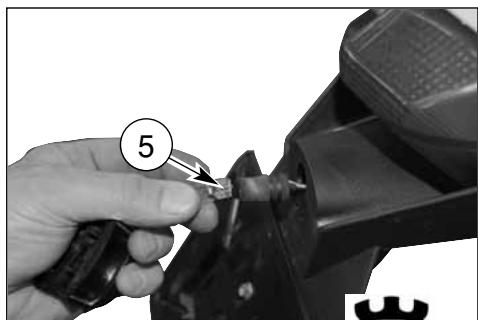 HUSQVARNA HVA TE TC SMR 310 2010 - REEMPLACEMENT DE L'AMPOULE D'ECLAIRAGE DE LA PLAQUE D'IMMATICULATION (TE-SMR) - 6
