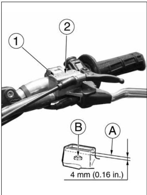 HUSQVARNA HVA TE TC SMR 310 2010 - WARNHINWEIS*: KEINESFALLS Bremsflüssigkeit Einfüllen. - 2
