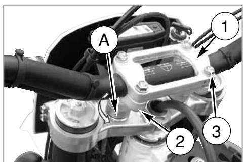 HUSQVARNA HVA TE TC SMR 310 2010 - MODIFICATION DE LA POSITION ET DE L'HAUTEUR DU GUIDON - 1