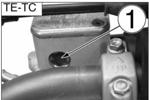 HUSQVARNA HVA TE TC SMR 310 2010 - AJUSTE PALANCA DE MANDO FRENO DELANTE-RO Y CONTROL NIVEL FLUIDO - 2