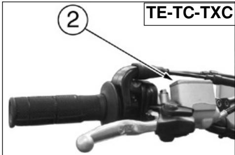 HUSQVARNA HVA TE TC SMR 310 2010 - To replace the fluid, proceed as follows: - 1