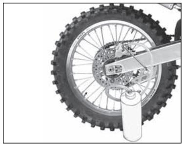 HUSQVARNA HVA WR 250 2006 - To replace the fluid, proceed as follows: - 3