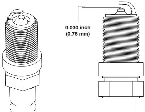 HUSQVARNA 532443089R1 - Manutenzione della candela e controlo dei condotti del carburante e dei condotti elettrici - 6