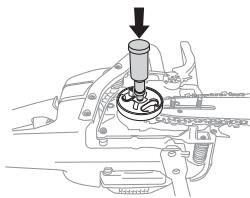 HUSQVARNA 550 XP - Schmierung des Nadellagers - 3