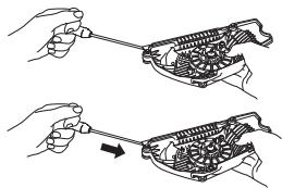 HUSQVARNA 550 XP - Remplacement d'un ressort de rappel rompu - 4