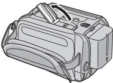 JVC GZ-MG57E - Ouvrir le volet de la carte SD. - 1