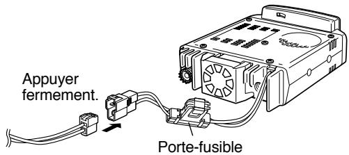 Appuyer fermement. Porte-fusible