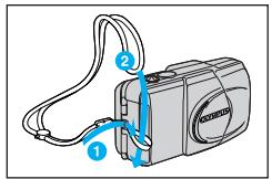OLYMPUS Μ [MJU:]-III 150 - ATTACHER LA COURROIE - 1