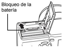 OLYMPUS C-765 UZ - Retirada de la batería - 1