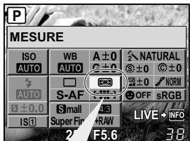 OLYMPUS E-P1 - Déplacez le curseur jusqu'à la fonction que vous souhaitez régler à l'aide de la molette principale et sélectionné des réglages à l'aide de la molette secondaire, puis appuyez sur la touche © - 4