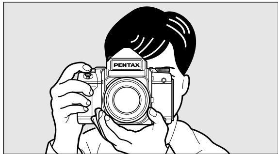 PENTAX 67II - PRISE EN MAIN DE L'APPAREIL - 1