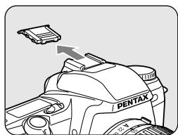 PENTAX MZ-6 - Installation de l'unité de flash - 2