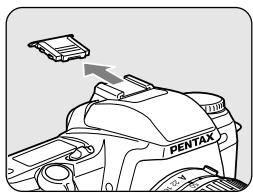 PENTAX MZ-6 - Installation de I'unité de flash - 2