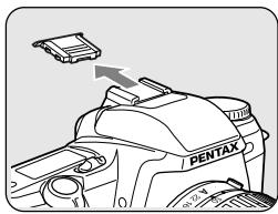 PENTAX MZ-6 - Installation de I'unité de flash - 2